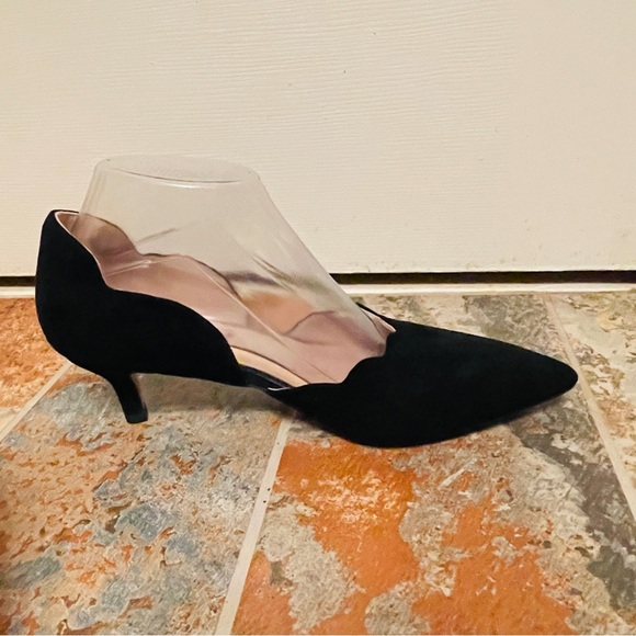 🎩Classic Black Velvety Scalloped Kitten Heel Pointed Toe D’Orsay Style Pumps! - Picture 4 of 14